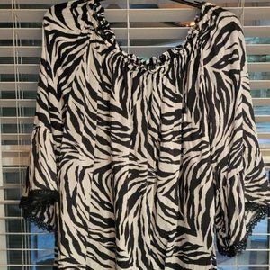 CATO size 26/28 Zebra Print flowy top with bell sleeves
